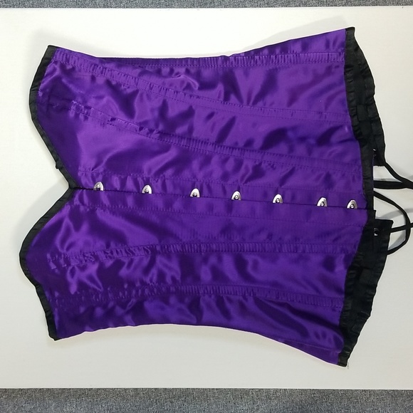 Satin Corset - Picture 4 of 8